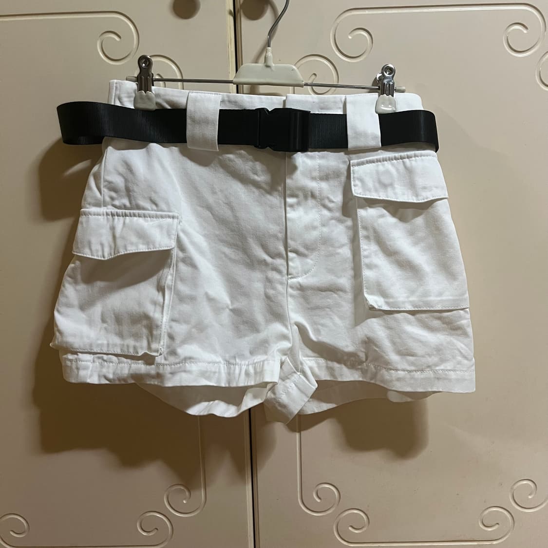Aritzia 아리찌아 카고벨트쇼츠 반바지  상품이미지1