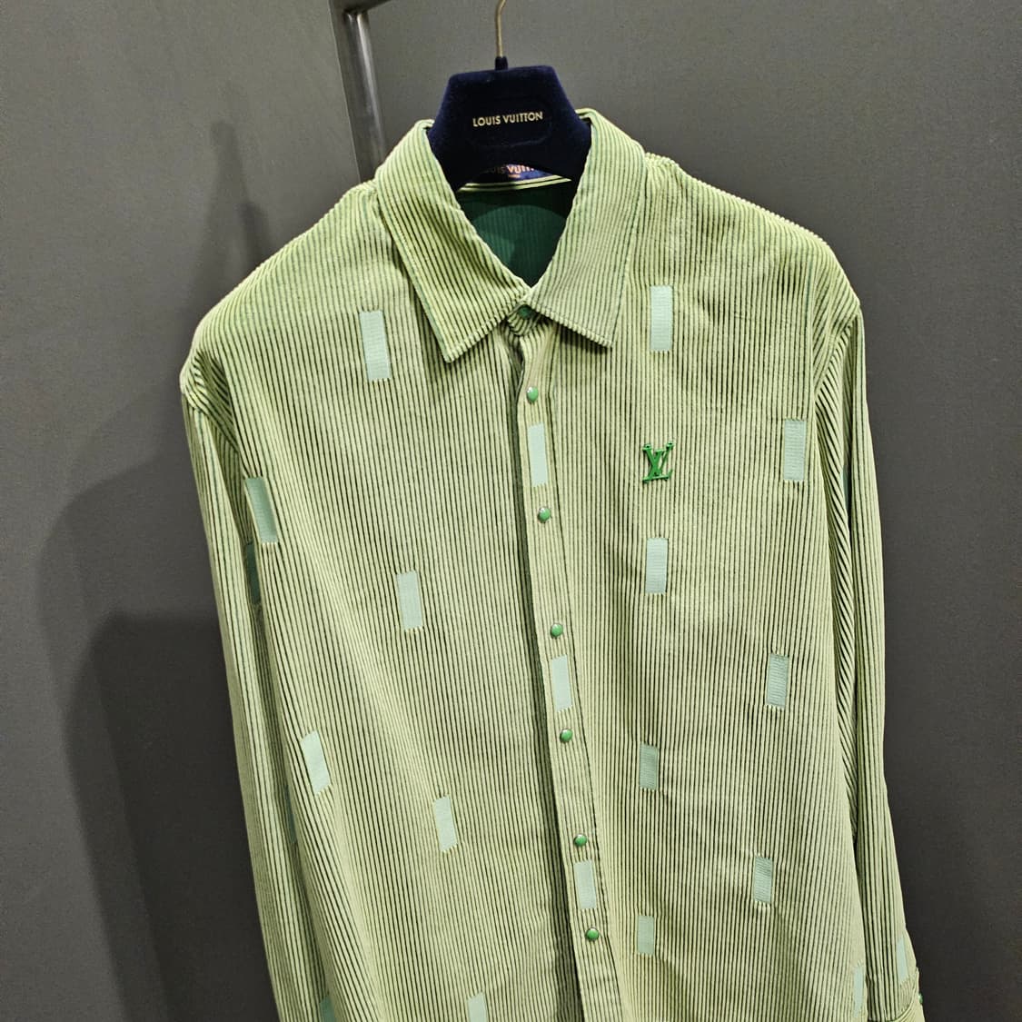 루이비통X박서보 한정 코듀로이 셔츠자켓 상품이미지3