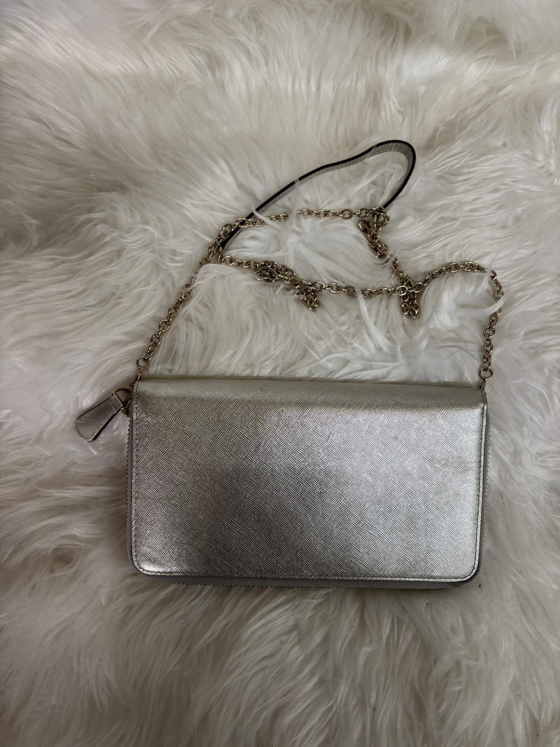 헤지스(HAZZYS)메탈릭 로고 체인 지갑 크로스백 상품이미지2