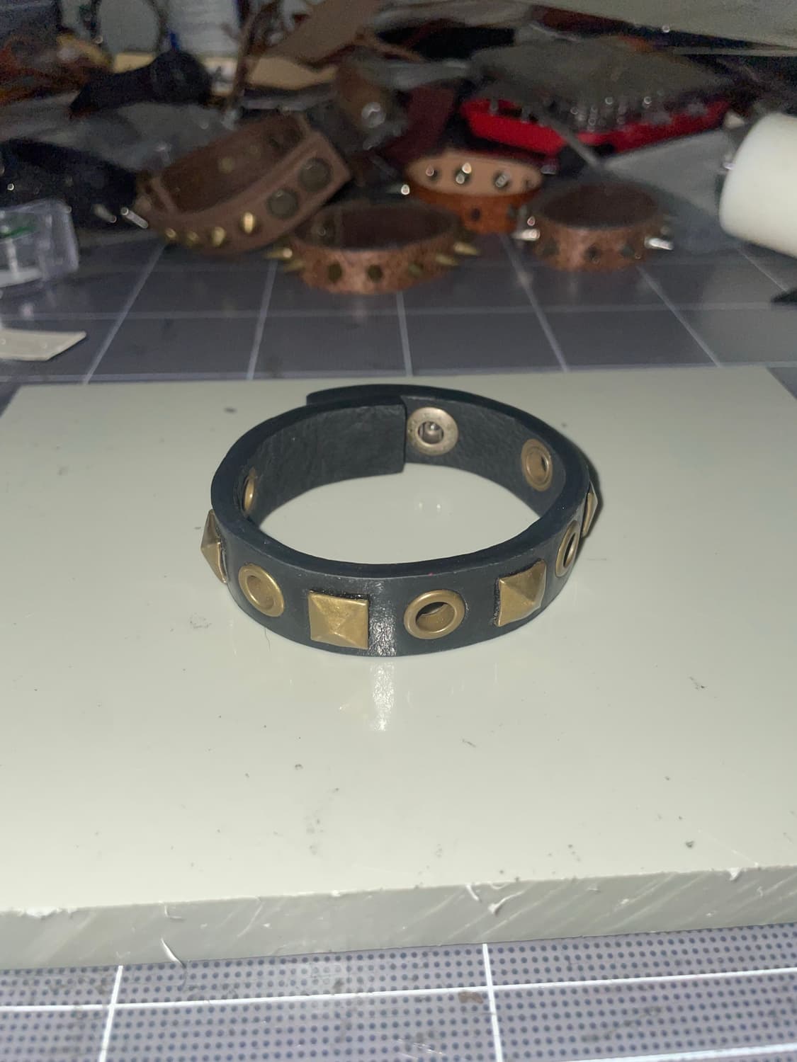 Studs eyelet leather bracelet 상품이미지1