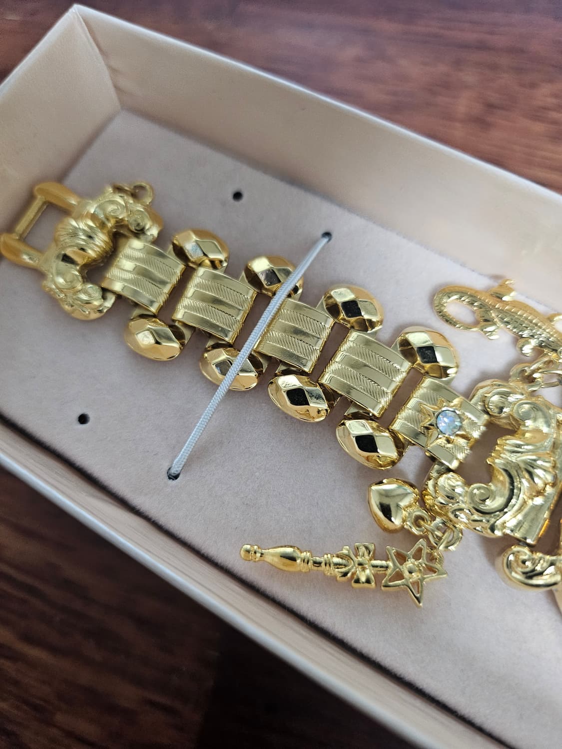 커크스 폴리 (Kirks Folly) 골드 메탈 손목시계 상품이미지4