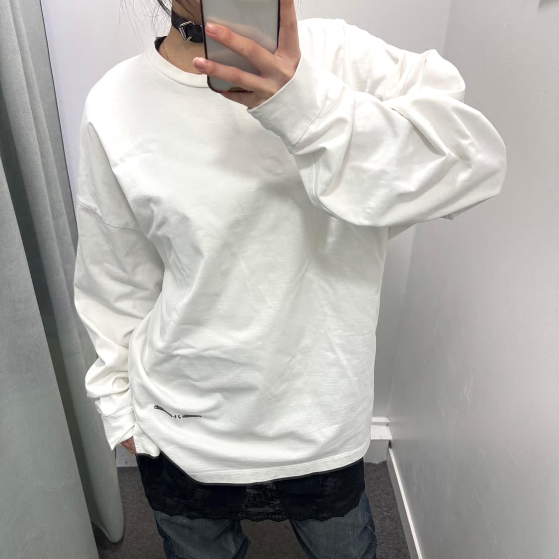 솔리드 옴므 화이트 백프린팅 롱슬리브 상품이미지2