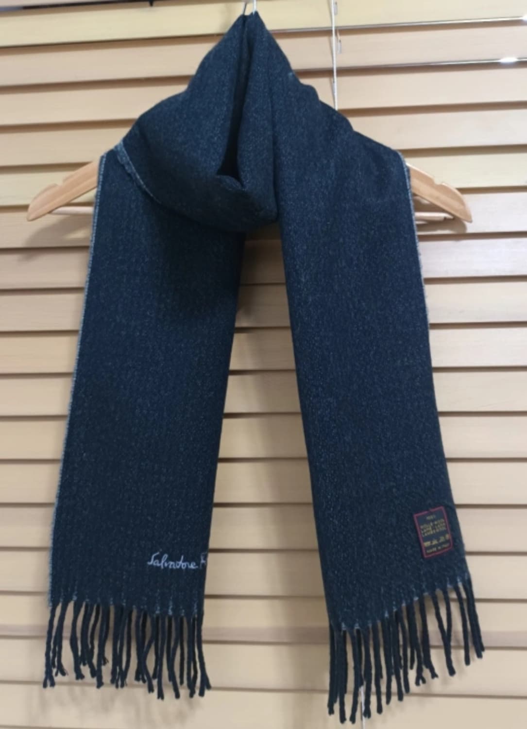 살바토레페라가모 라나울 머플러
 상품이미지1