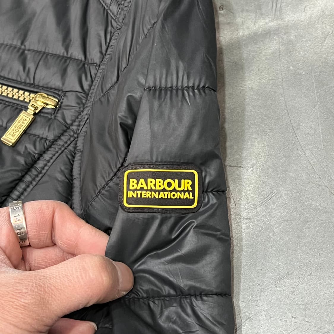  바버 인터네셔널 퀼팅 자켓 y15240 상품이미지4