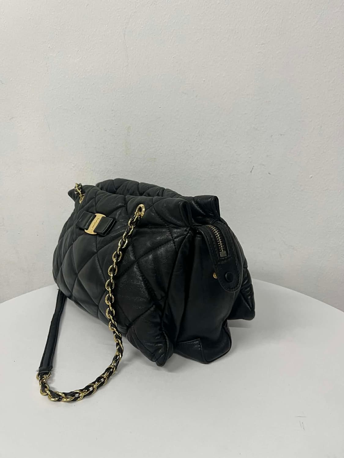 살바토레 페라가모 바라 퀄팅 램스킨 체인 숄더백 토트백 상품이미지3