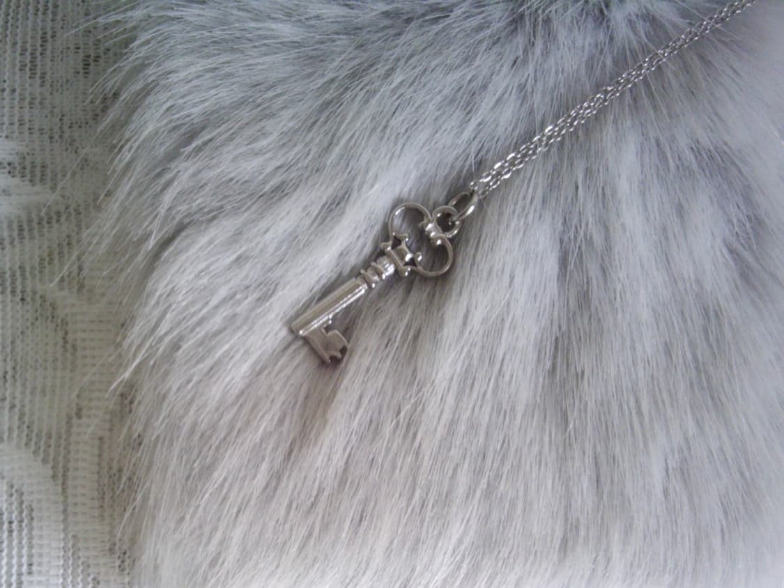 Vintage silver key necklace 상품이미지1