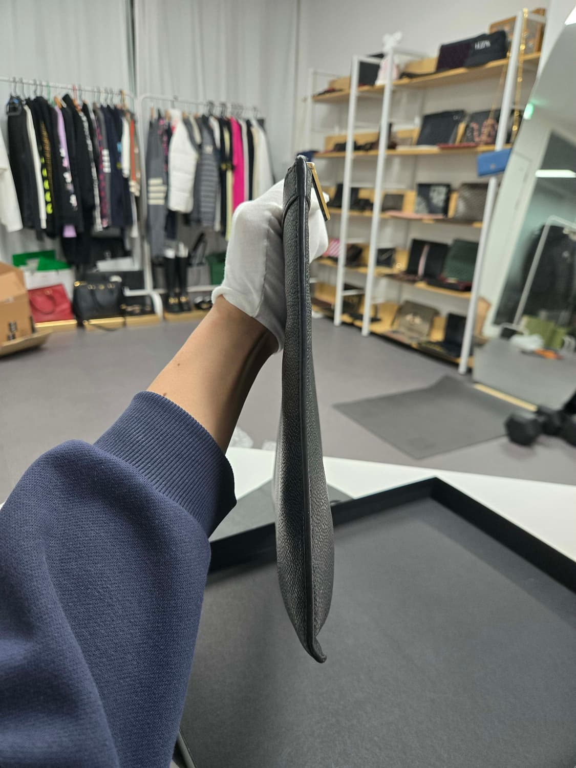 [A급컨디션] 톰브라운 클러치백 라지 상품이미지3