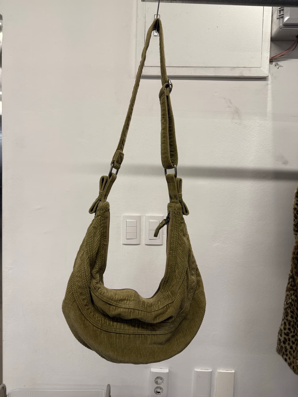 Diesel archive shoulder bag beige  상품이미지3