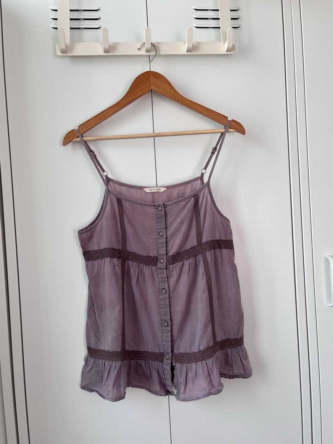 Basic tone clothes 연보라 레이스 단추 슬리브리스 상품이미지3