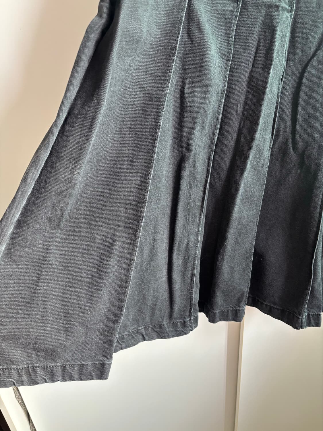 에잇세컨즈 데님 플리츠 스커트 M사이즈 상품이미지3