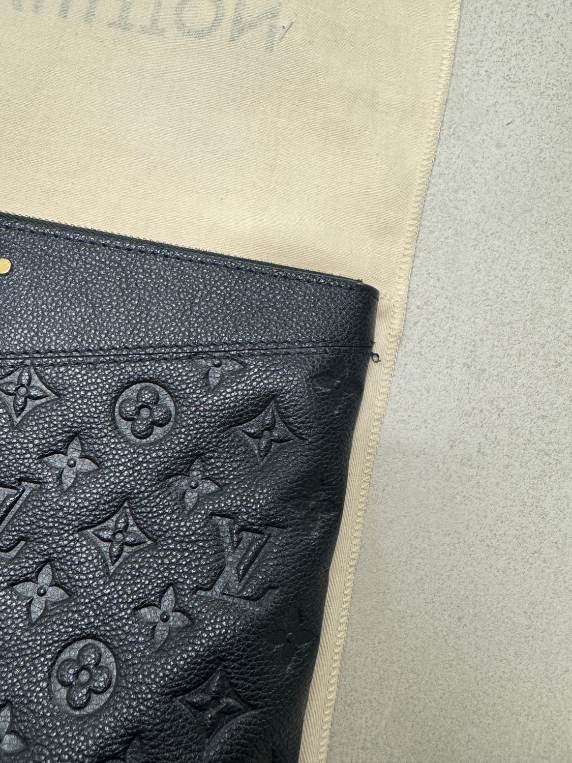 루이비통 모노그램 앙프렝뜨 클러치 상품이미지3