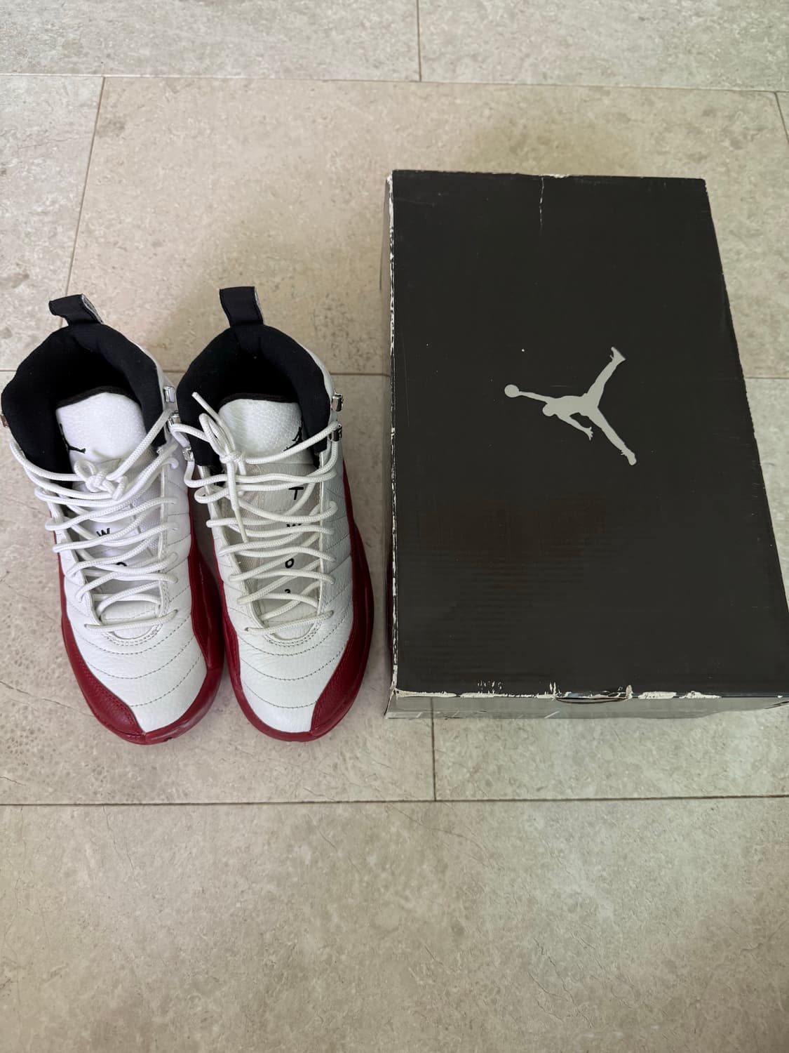 에어 조던 12 레트로 체리 gs 상품이미지1