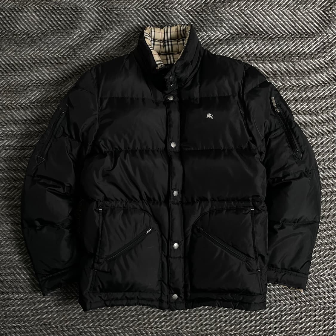 버버리 블랙라벨 자수로고 블랙 푸퍼 패딩y 3131 상품이미지1