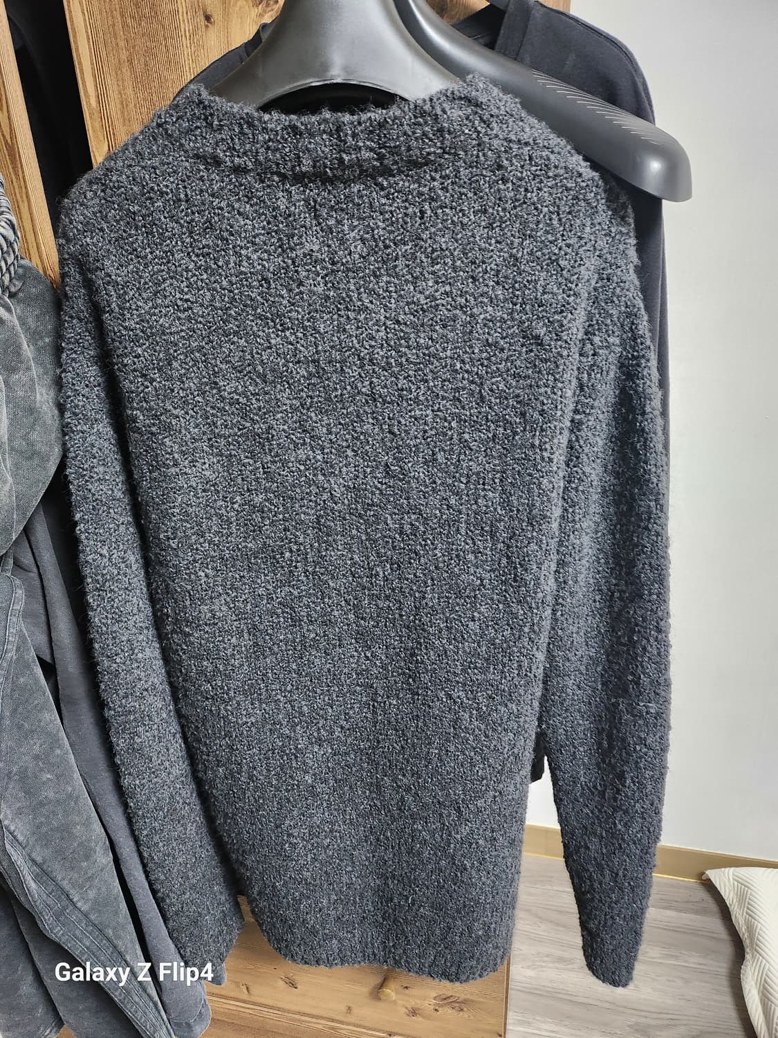 자라맨 라나울 이태리 얀 v넥 세미오버 니트 (새상품/L/고가라인) 상품이미지2