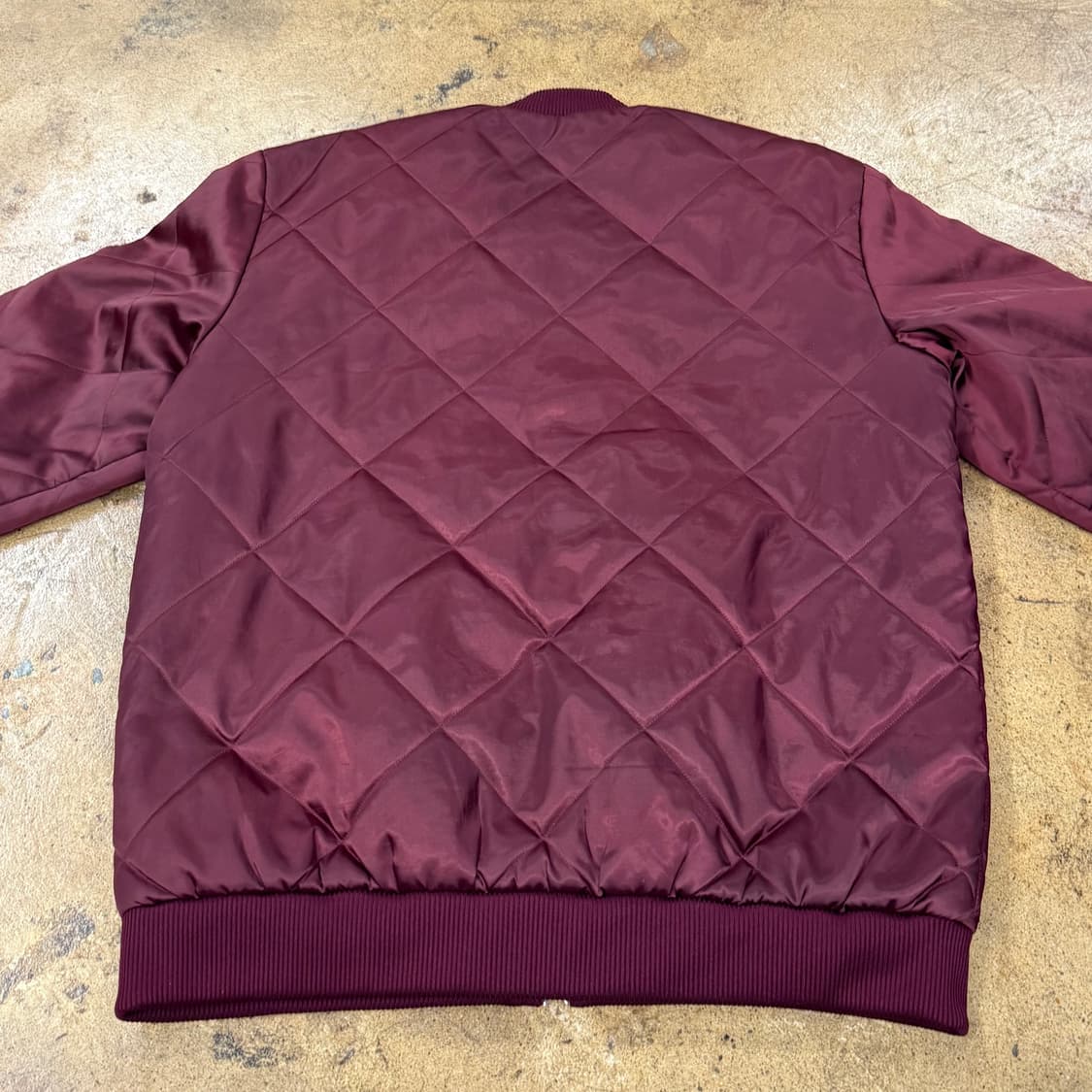 아디다스 버건디 퀄팅 패딩 105 상품이미지4