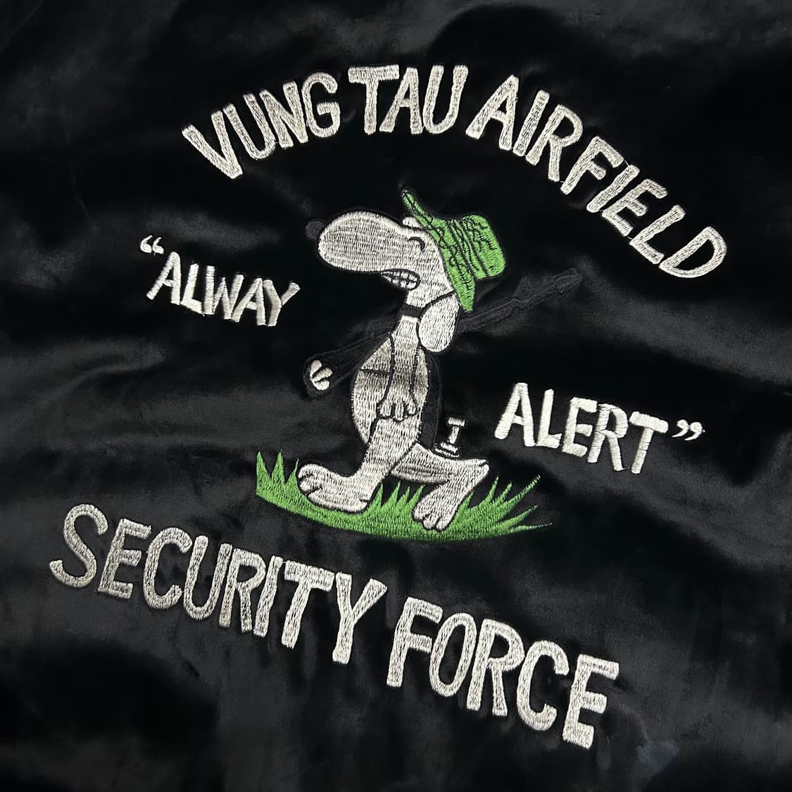 Vintage Snoopy Embroidery Velvet Jacket 상품이미지2