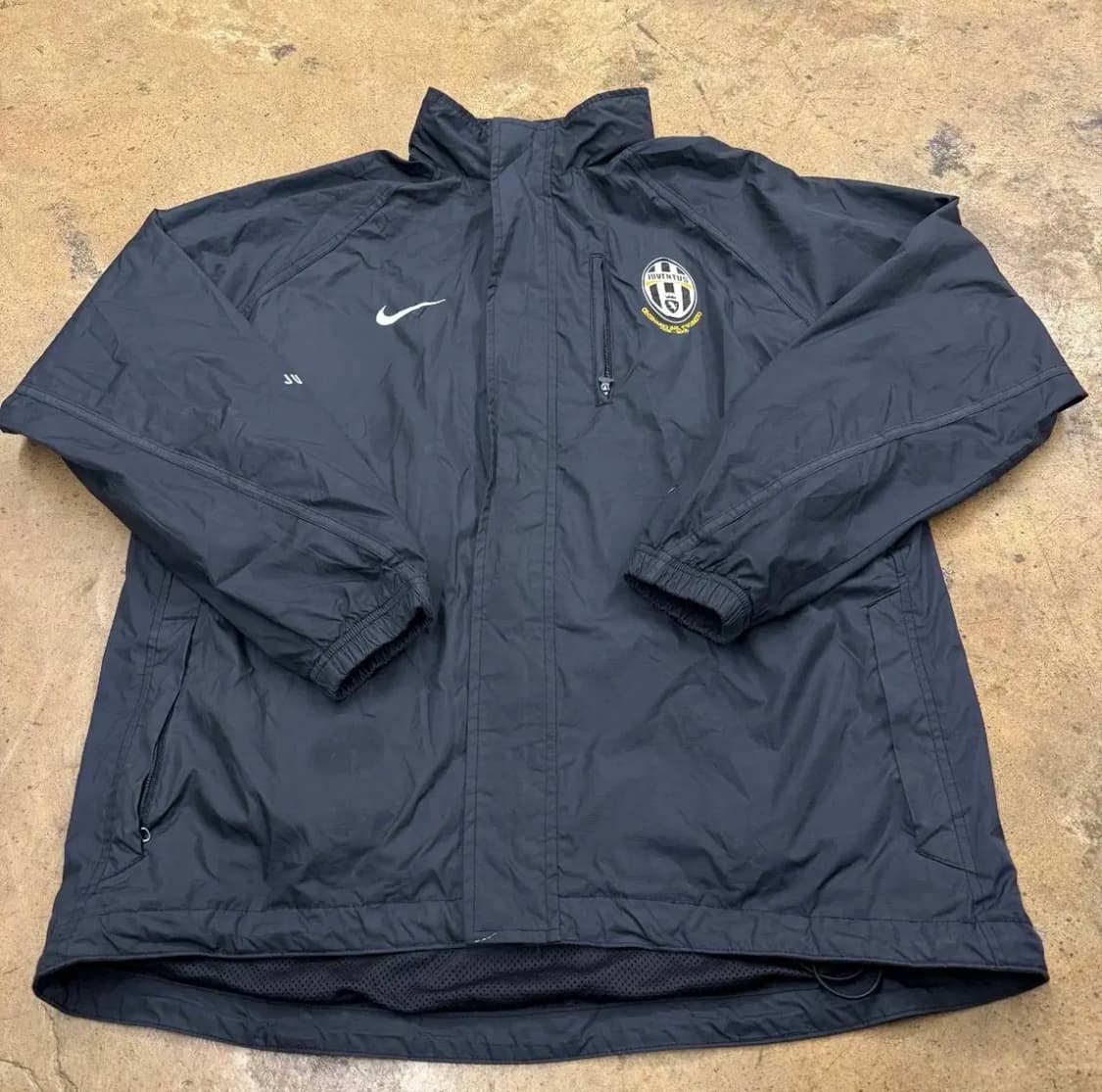 나이키 스우시 유벤투스 바람막이 M 정품 상품이미지2