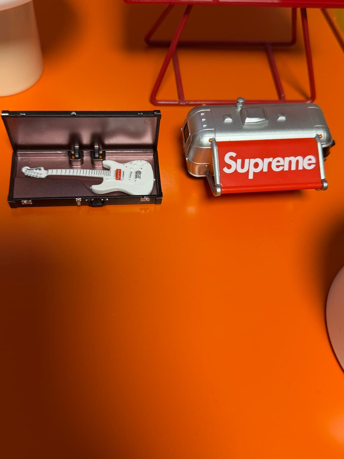 슈프림 가챠 캠핑키,기타 팝니다 상품이미지1