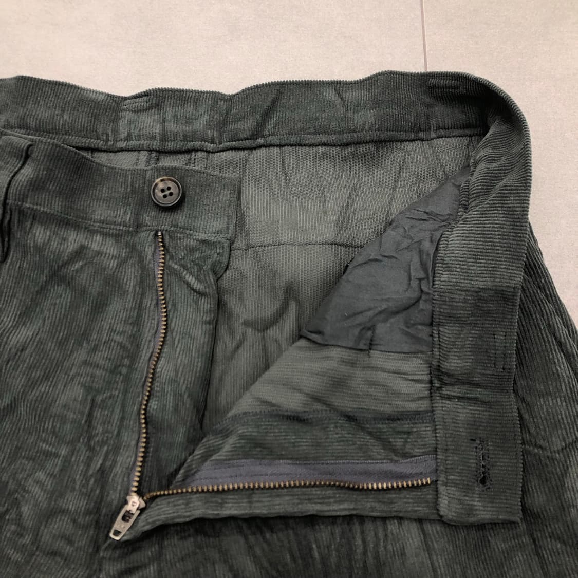 이세이미야케 옴므플리세 코듀로이 플리츠 팬츠 3 상품이미지2