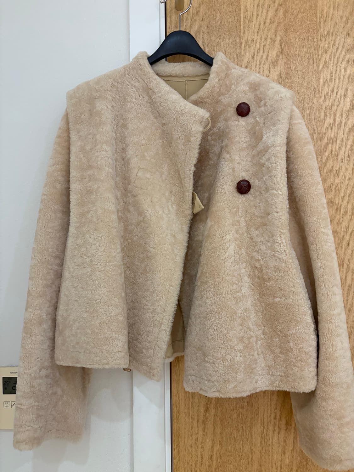 Sini 아이보리 무스탕 자켓 상품이미지1