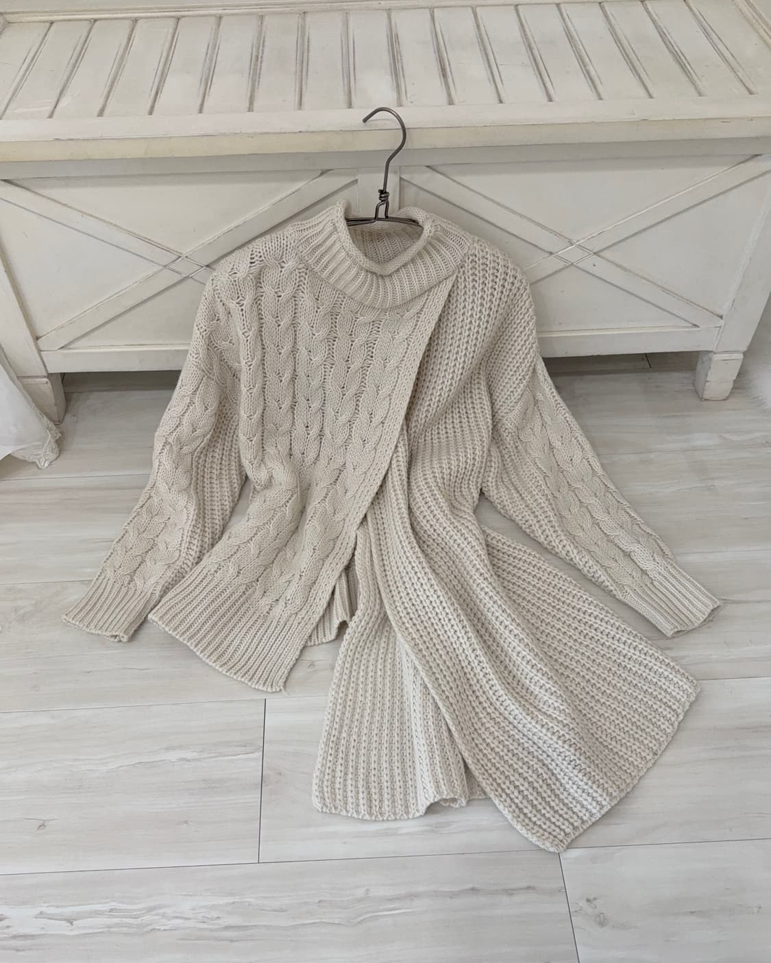 Cosy Mute oatmeal unique knit top 상품이미지1