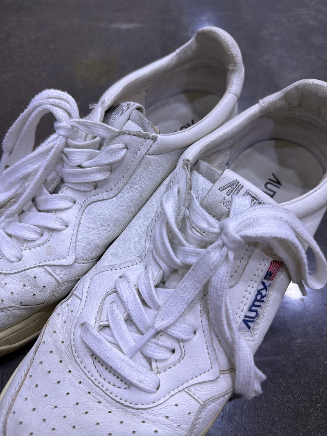 오트리 메달리스트 고트스킨 스니커즈 화이트 43 상품이미지3