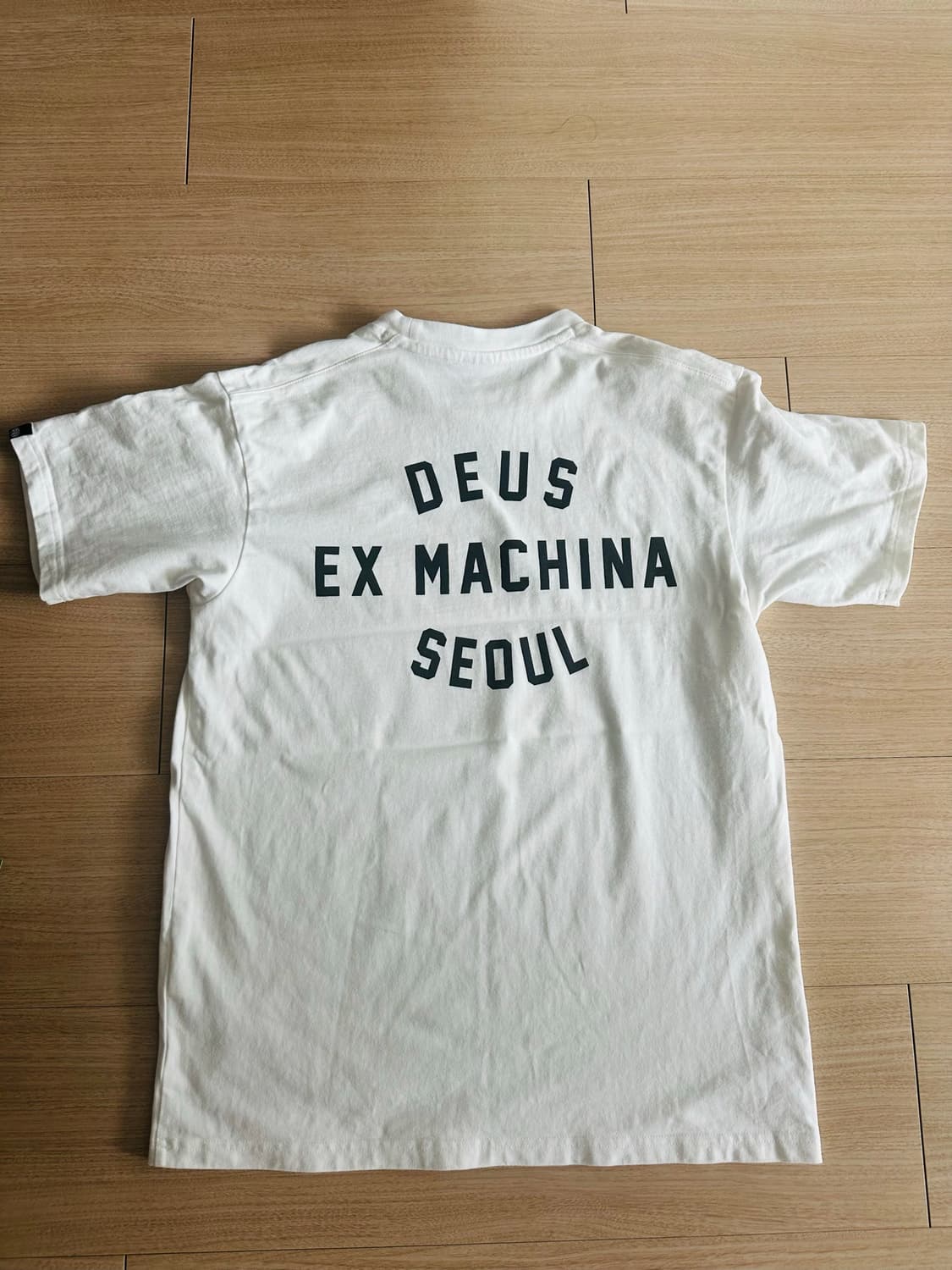 (새상품) 데우스 엑스 마키나 서울 컬리지 어드레스 티셔츠 M 상품이미지2
