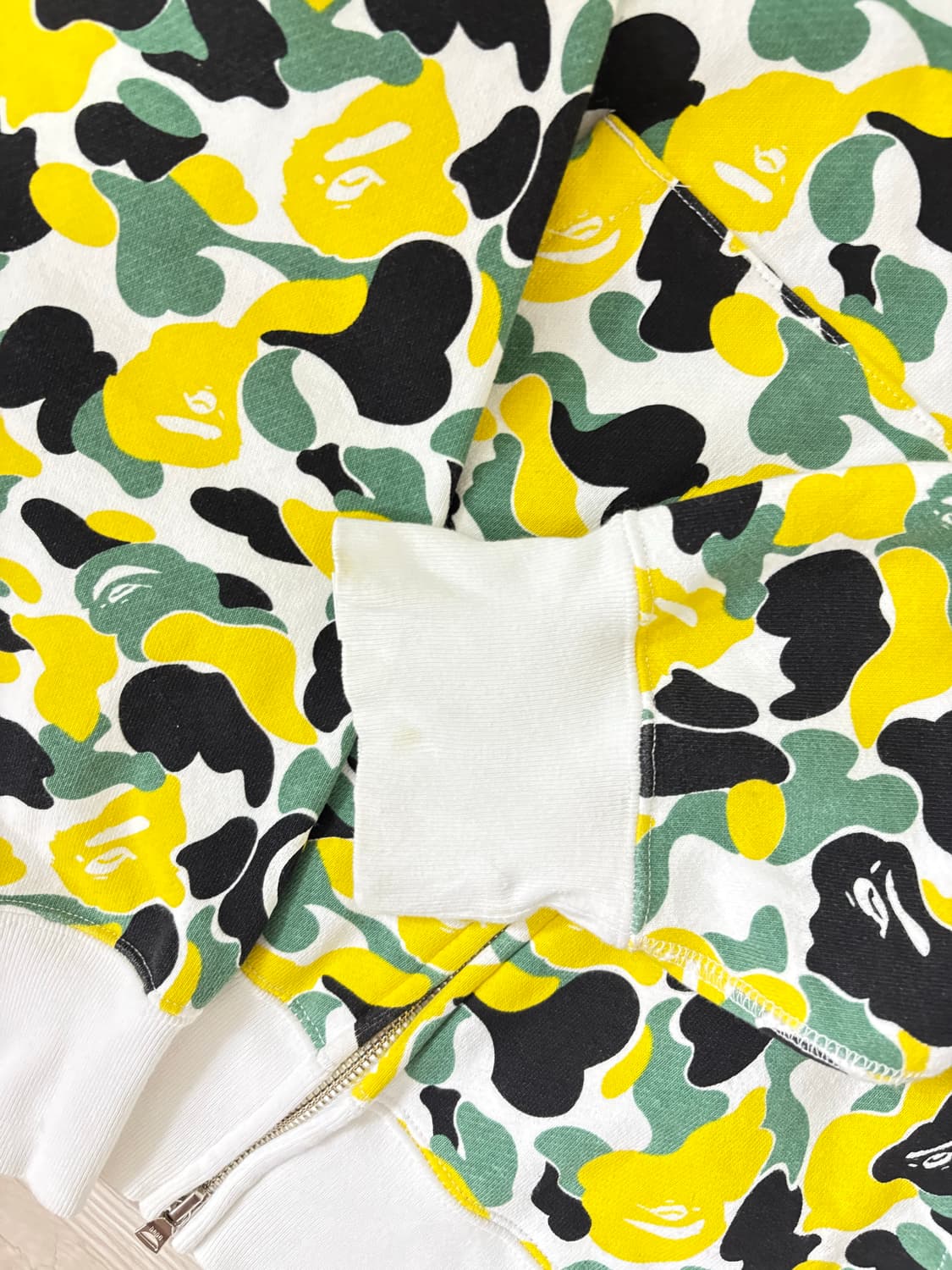 베이프 오사카 한정판 세퍼레이트 샤크후드집업 2xl 판매합니다 상품이미지8