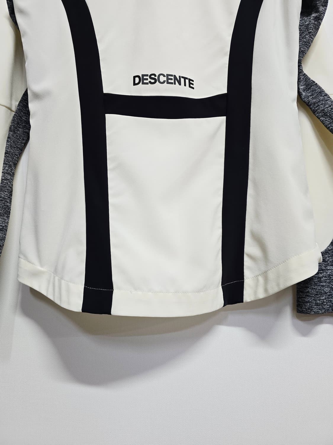 데상트 여성 아이보리 바람막이 자켓 집업 상품이미지7
