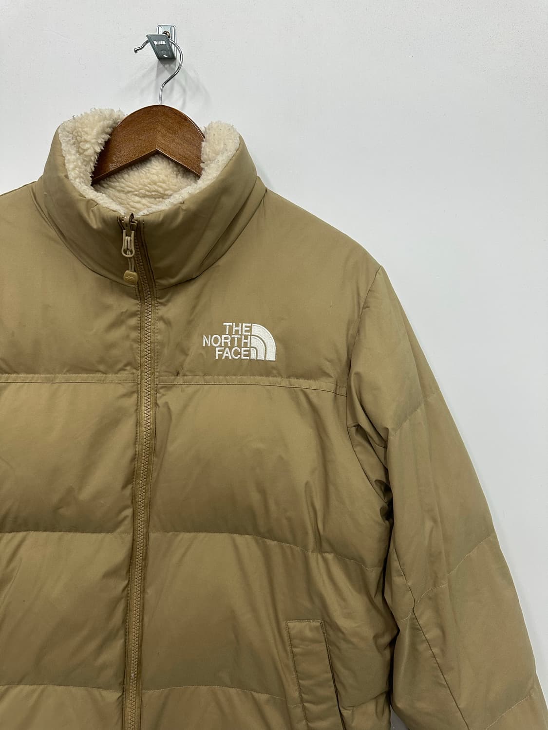 노스페이스 리버시블 베이지 패딩  상품이미지2
