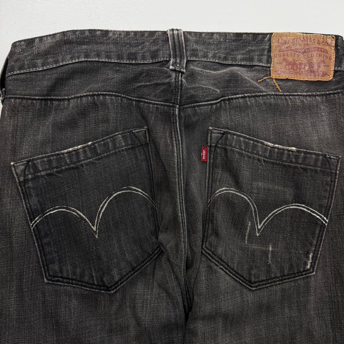 리바이스 00s 701 흑청 커브 라인 데님팬츠 상품이미지6