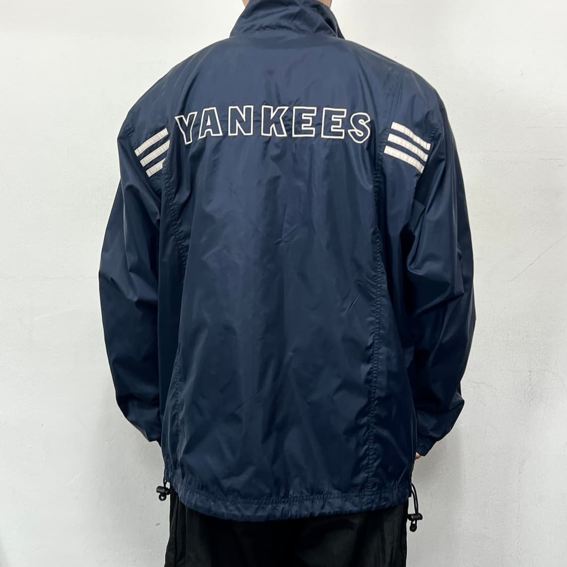 아디다스 양키스 90s 오버사이즈 바람막이 상품이미지4