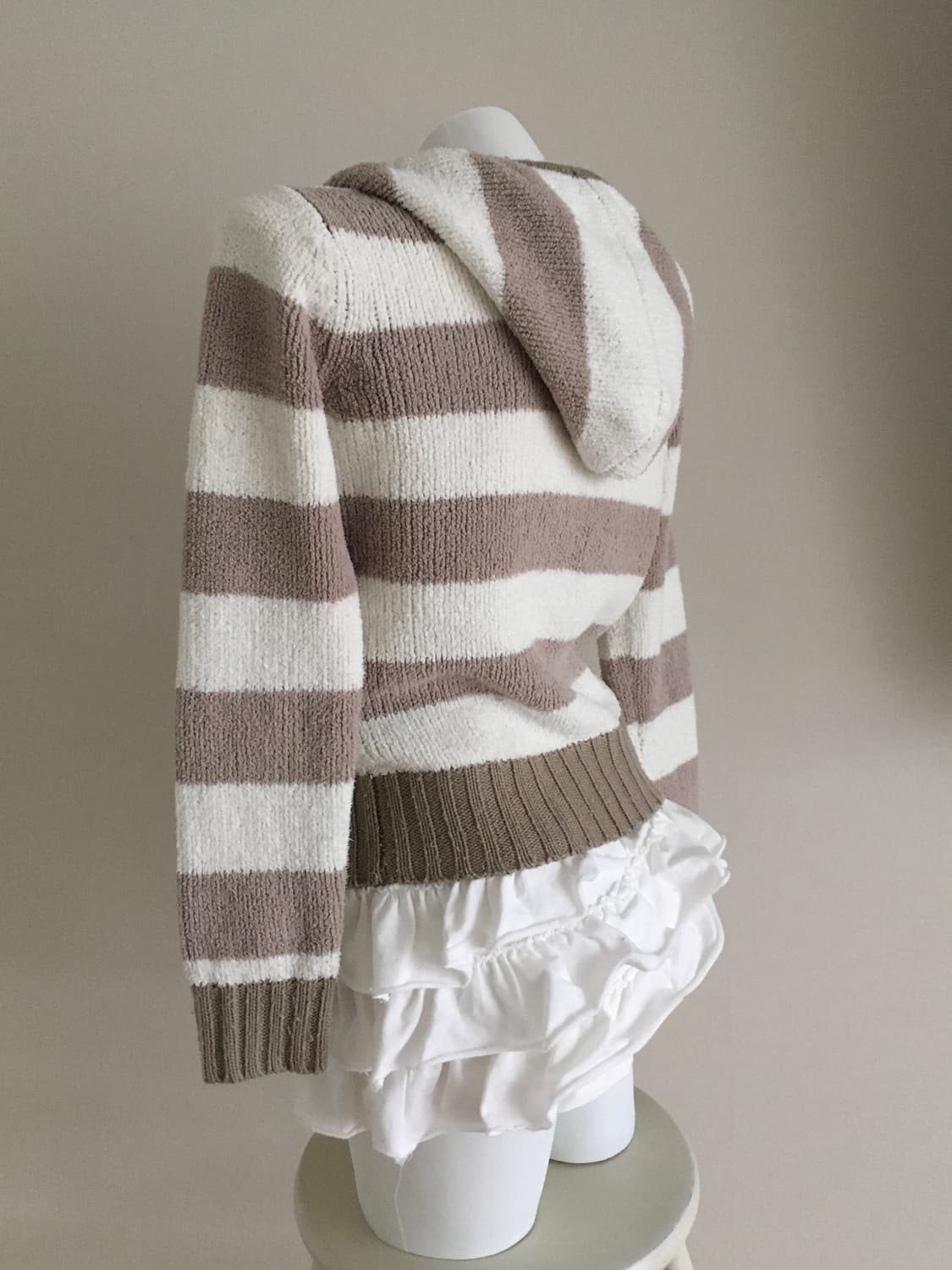 밀크초콜릿 스트라이프 폼폼이 후드집업 라떼갸루 상품이미지3