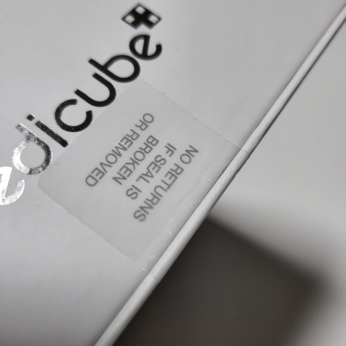 메디큐브 에이지알 더마 EMS샷 미개봉 새상품 상품이미지2