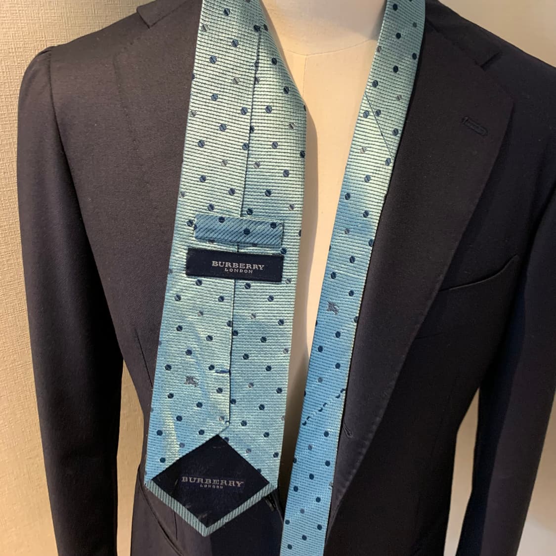 버버리(BURBERRY) 도트넥타이 명품 100실크 A+등급 9.4cm 상품이미지2