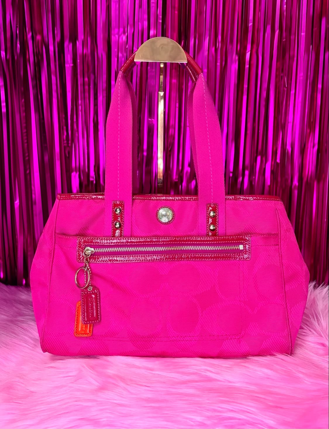 💖키치템) Coach 코치 시그니처 숄더백 핫핑크 상품이미지2
