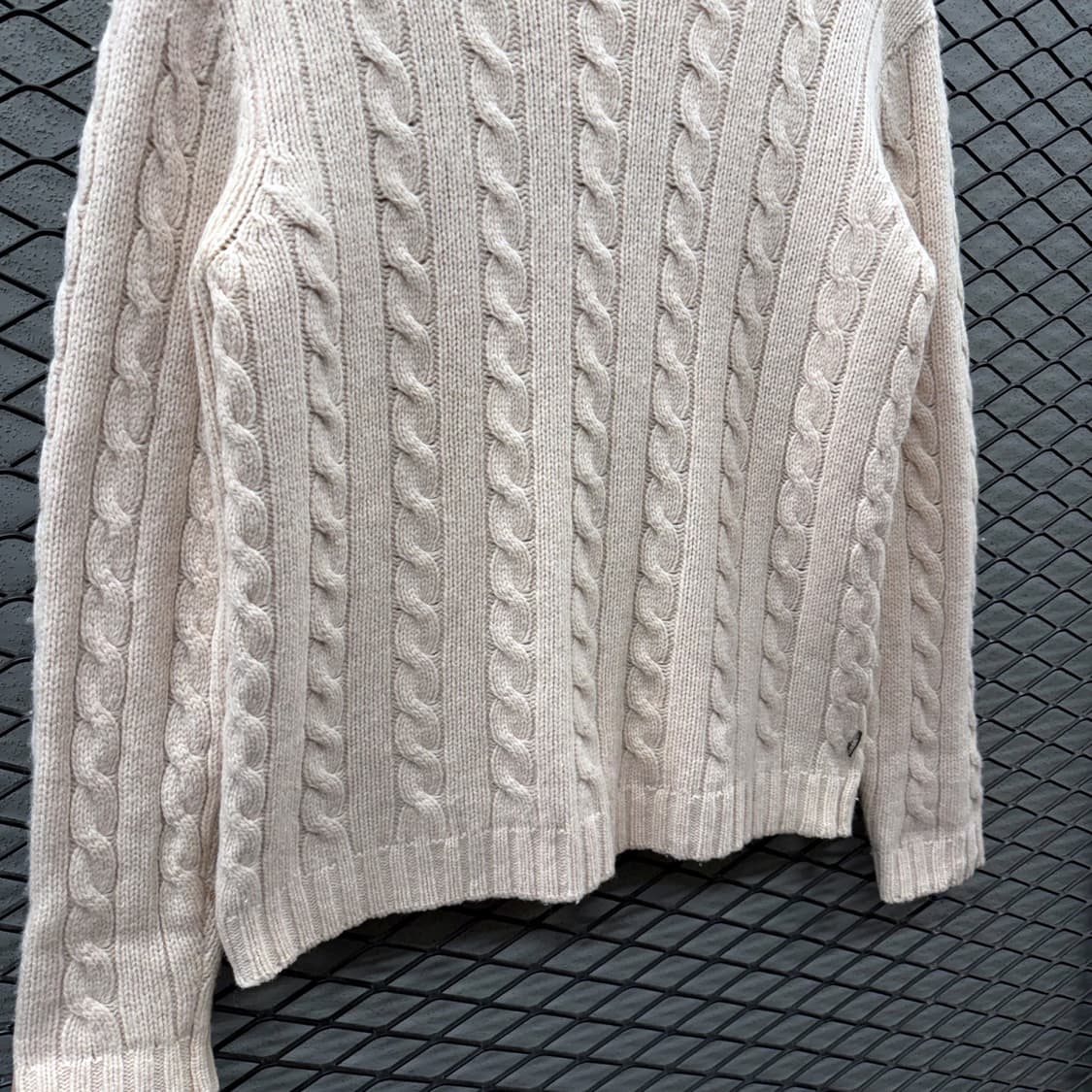 팀버랜드 크루넥 케이블 울니트 탭라벨 디테일 아이보리 상품이미지5