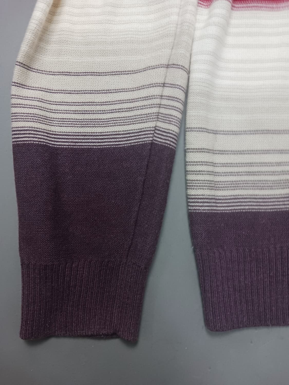 [L] 페리엘리스 그라데이션 브이넥 니트 상품이미지9