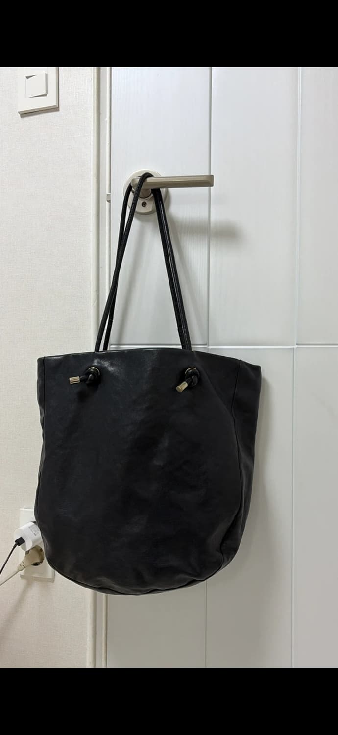 Vince 블랙 소가죽 숄더백 정품 상품이미지1