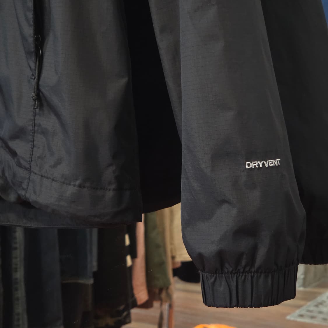 JPN 노스페이스 블랙 후드 바람막이 자켓 상품이미지4