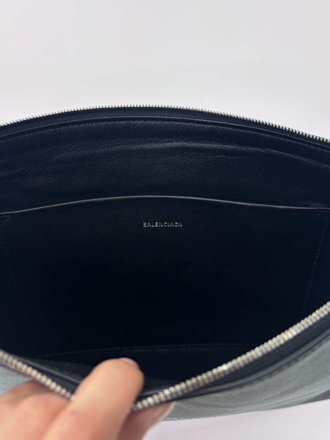 Balenciaga 발렌시아가 블랙 클러치백 상품이미지4