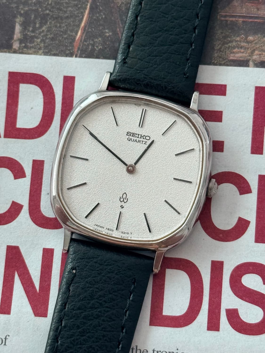 Seiko 세이코 쿼츠 쿠션 스퀘어 샌드 블래스트 1977 상품이미지1
