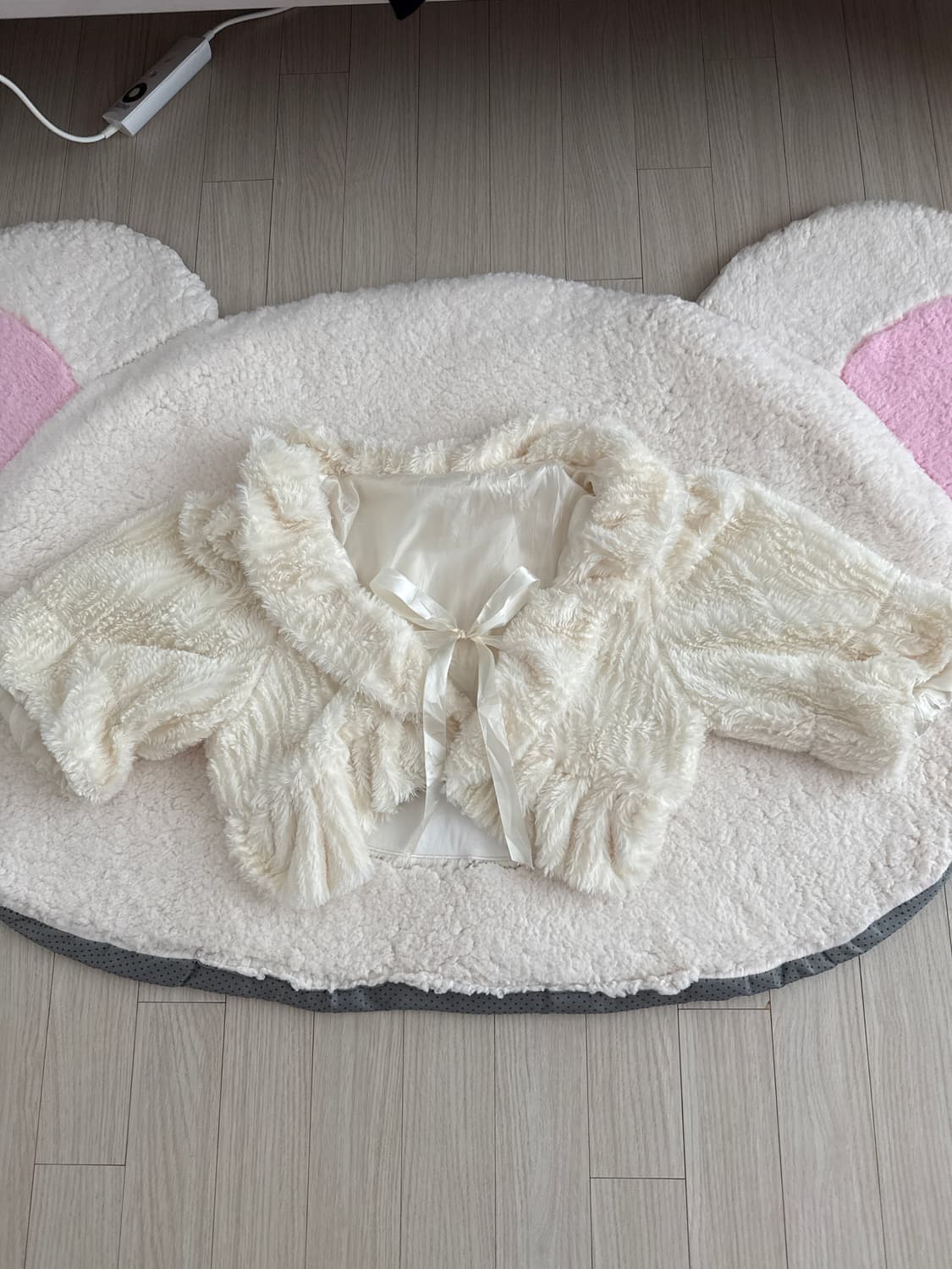 히메갸루 라떼갸루 아이보리 퍼 볼레로 가디건 상품이미지1