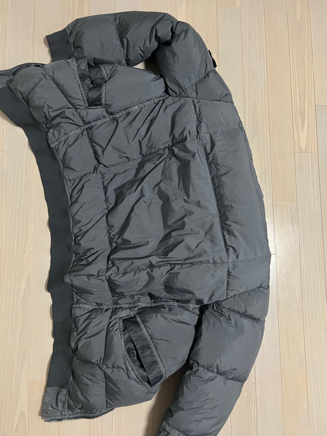 스톤아일랜드 크링클랩스 패딩 그레이 105 상품이미지5