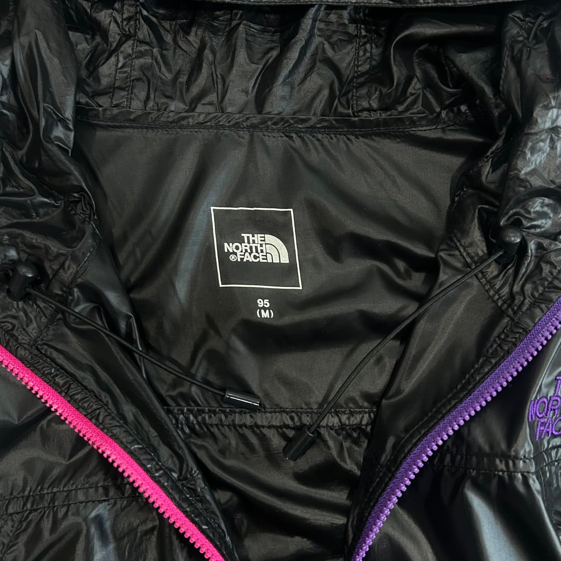 The north face 노스페이스 집업 포인트 글로시 블랙 바람막이 상품이미지5