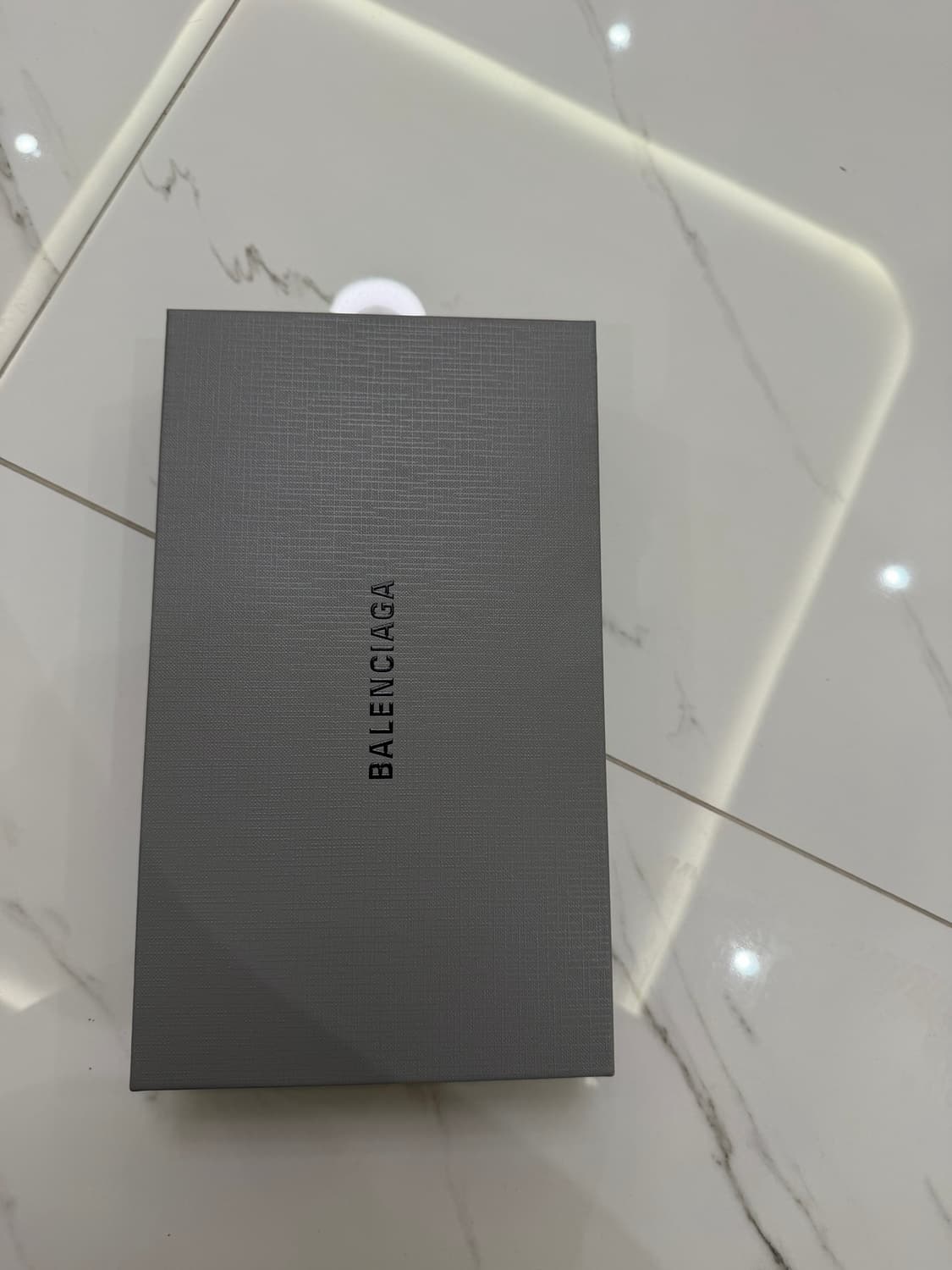 발렌시아가 패스포트 지갑 상품이미지8