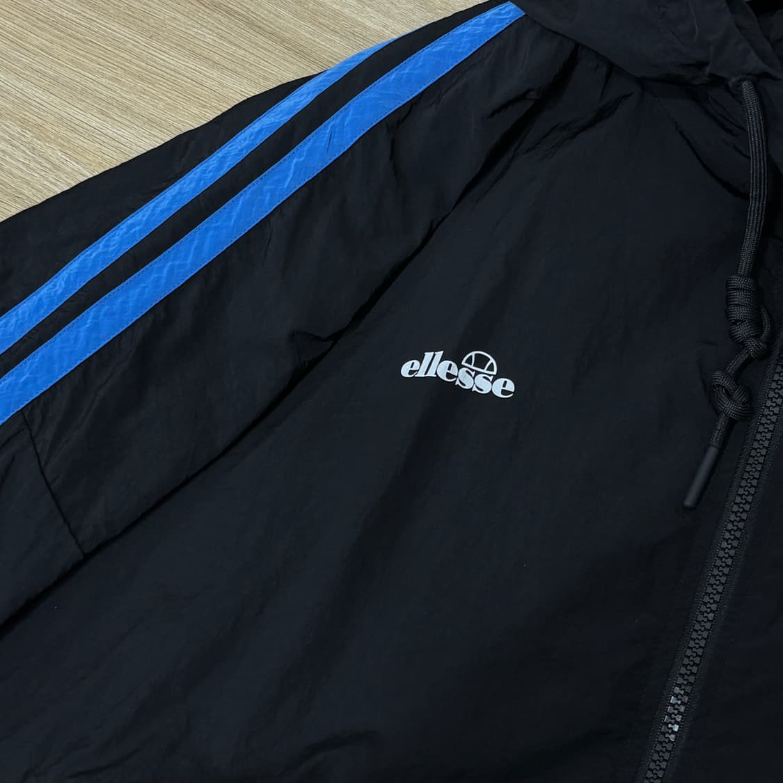 엘레쎄 후드 바람막이 상품이미지2