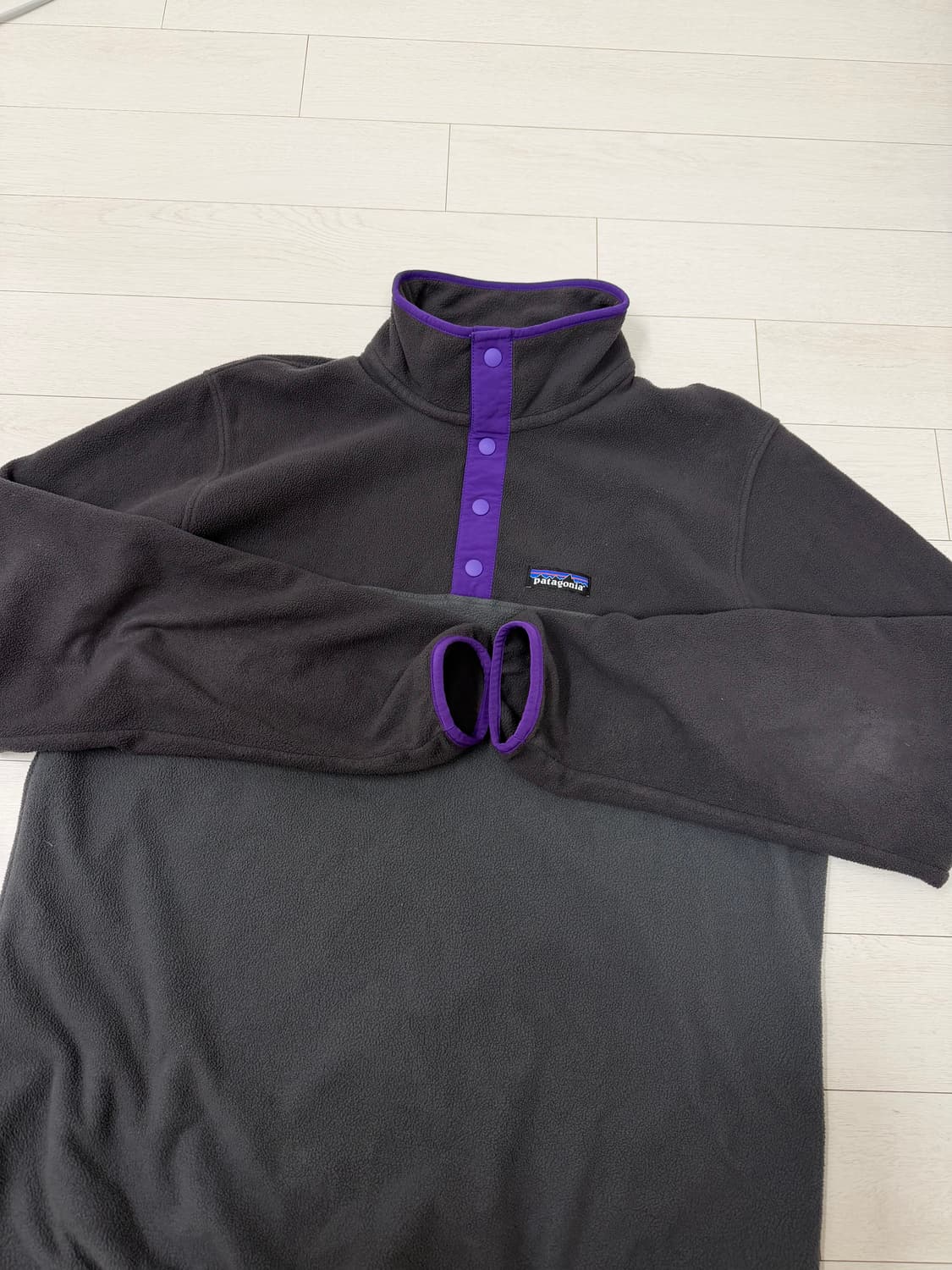 파타고니아 신칠라 M 사이즈 오염 없구 찢김도없는데  옆구리 텍이 잘린  상품이미지2