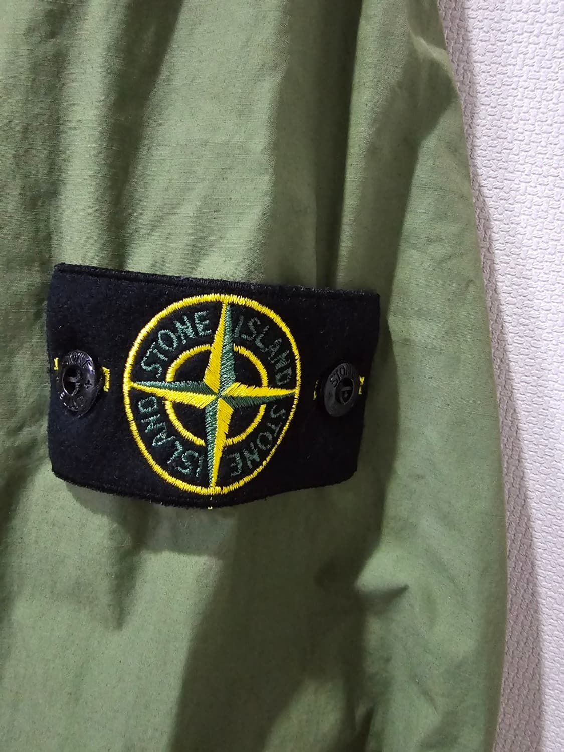 정품 22SS 스톤아일랜드 후드 나슬란 와트로 자켓 100 / L 상품이미지4