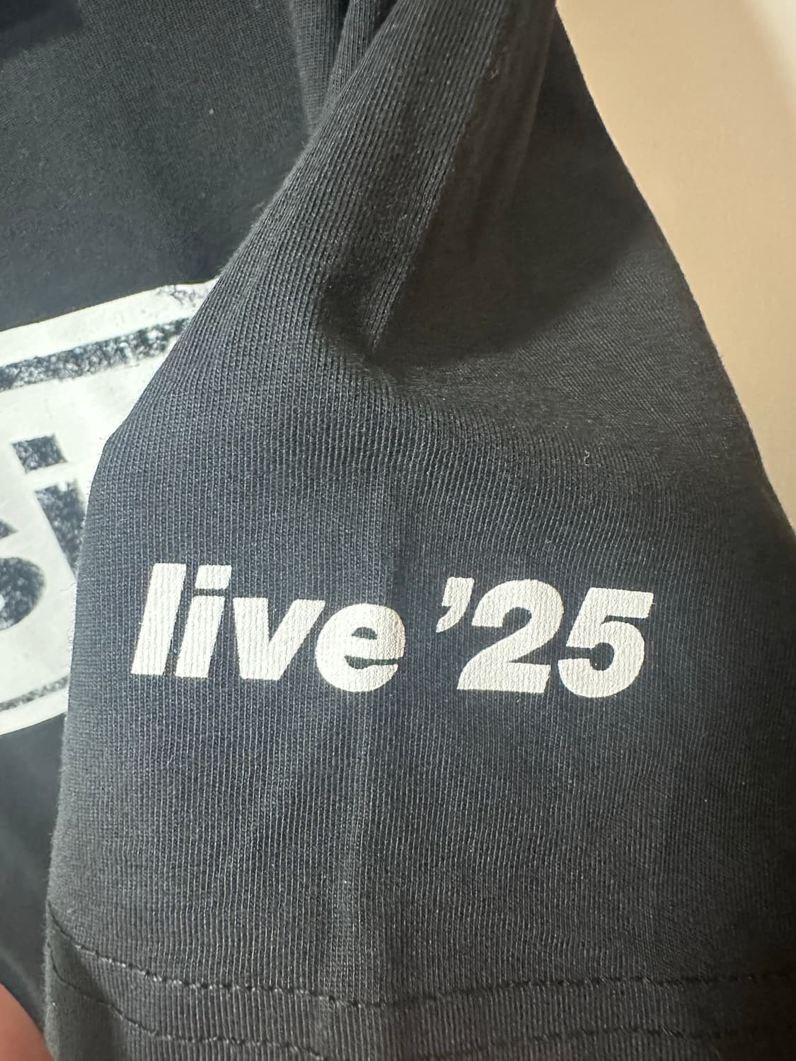 오아시스 팝업 굿즈 티셔츠 상품이미지2